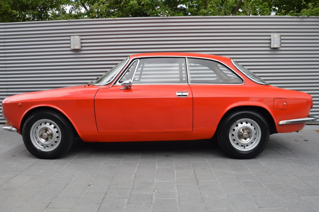 Alfa Romeo Coupe Bertone 2 | Les Annonces Collection