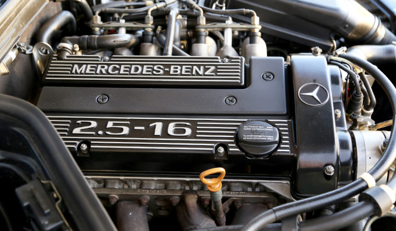 Mercedes-Benz 190E full